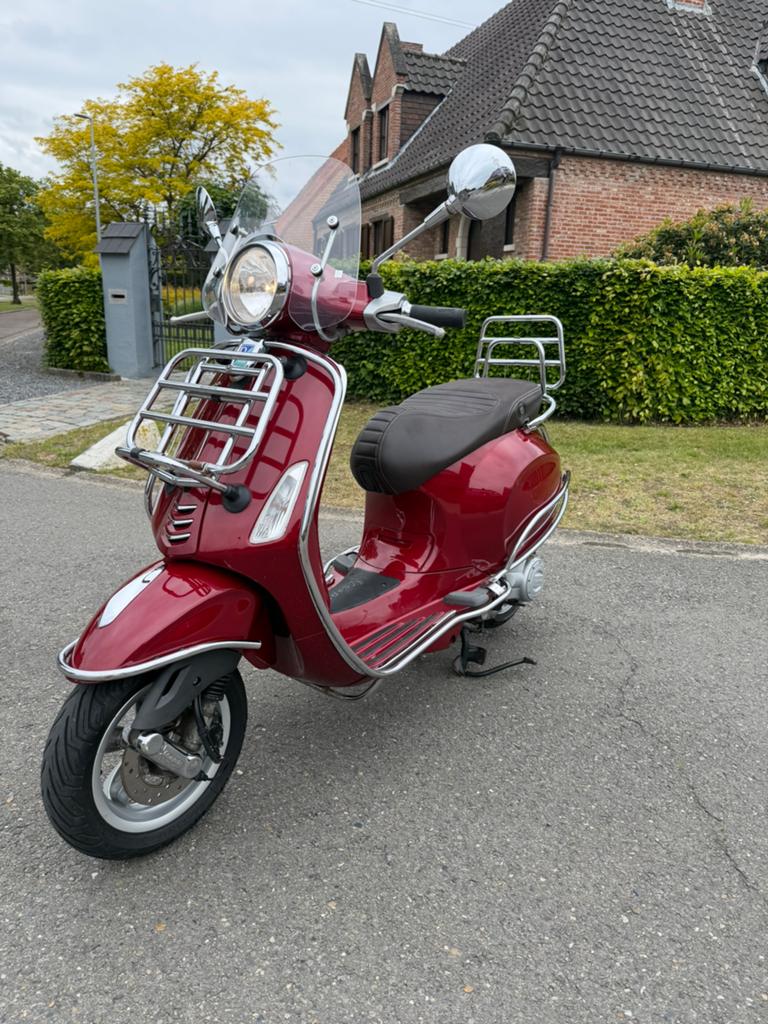 Vespa primavera / sprint B klasse, Vélos & Vélomoteurs, Cyclomoteurs | Vespa, Comme neuf, Enlèvement