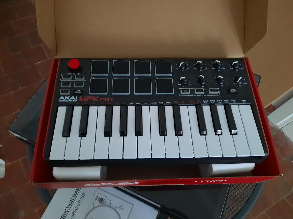 Akai Professional. MPK Mini MKIII, Enlèvement, Neuf