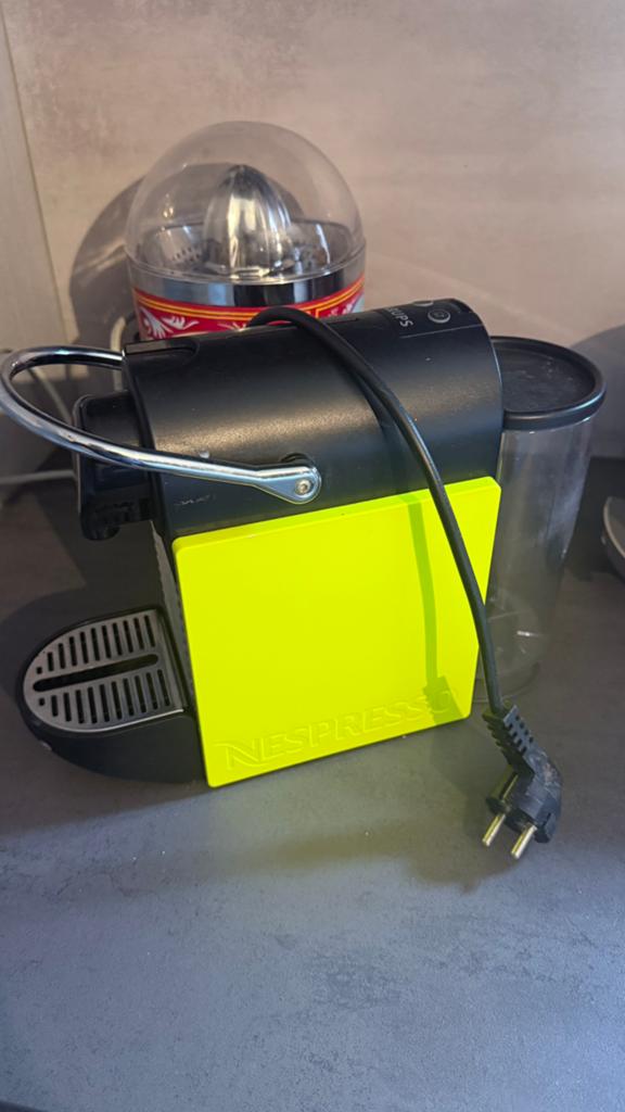 Machine à café Nespresso Krups avec 1 face vert citron, Electroménager, Enlèvement, Comme neuf, Krups