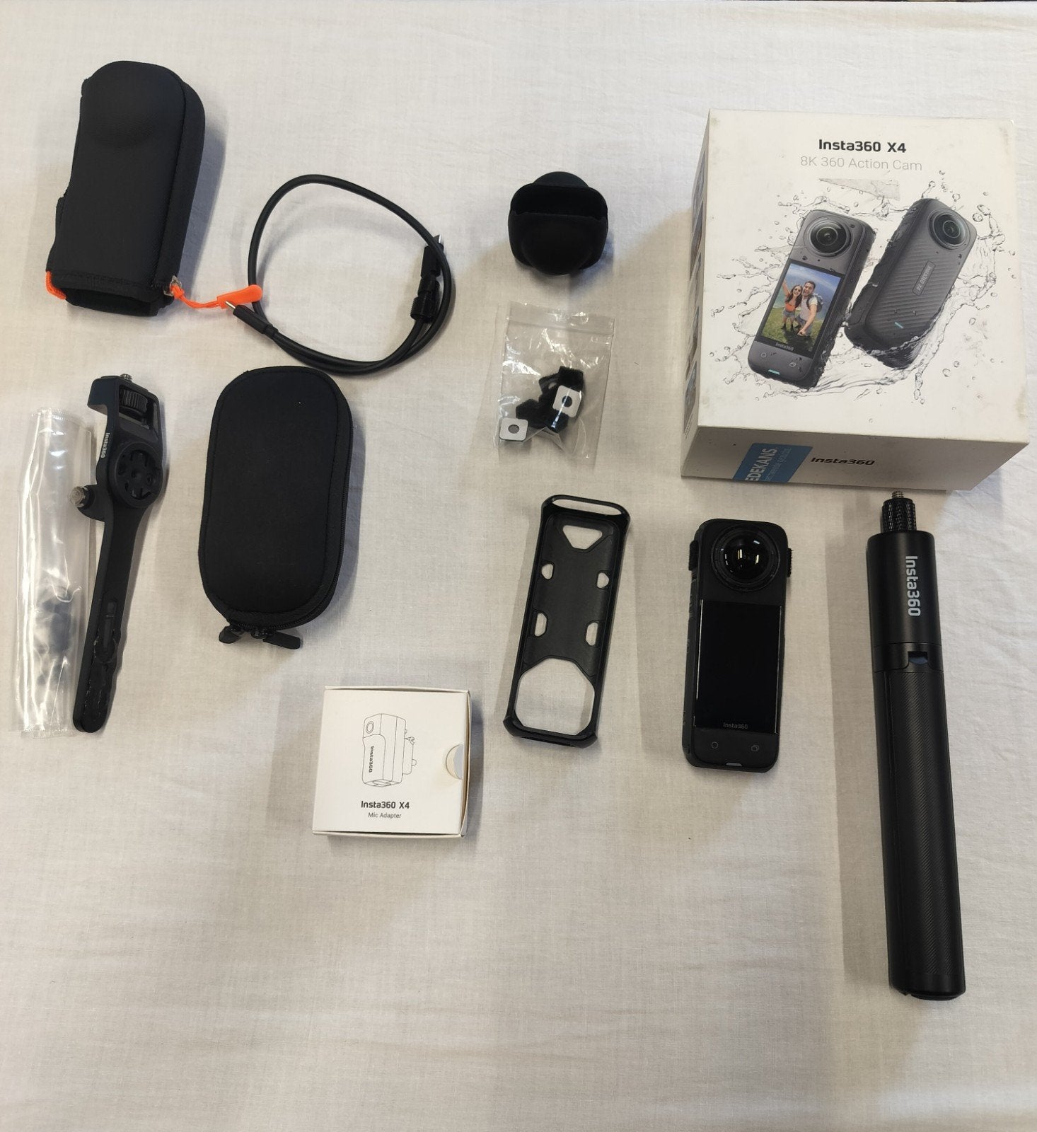 insta 360 X4 met allerlei toebehoren, Enlèvement, Comme neuf, Autres marques