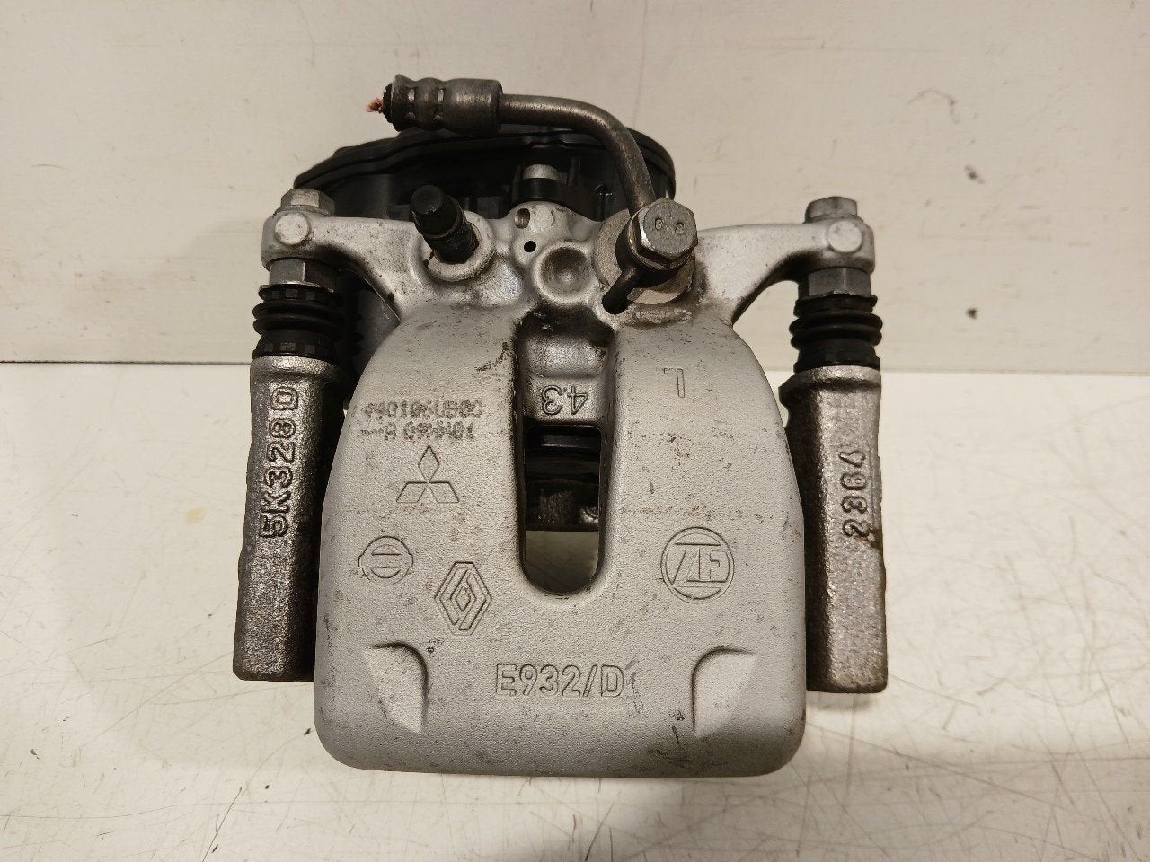 Remklauw links achter Renault Espace, Onderdelen@venauto.nl, Van der Ven Autorecycling B.V., Ettenseweg 76, 4706 PB Roosendaal, The Netherlands