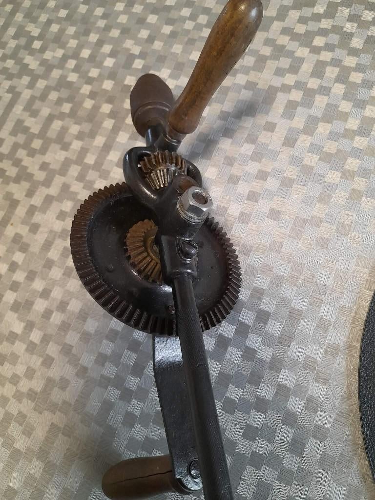 Antiek Gietijzeren boor,, Antiek en Kunst, Antiek | Gereedschap en Instrumenten, Ophalen of Verzenden