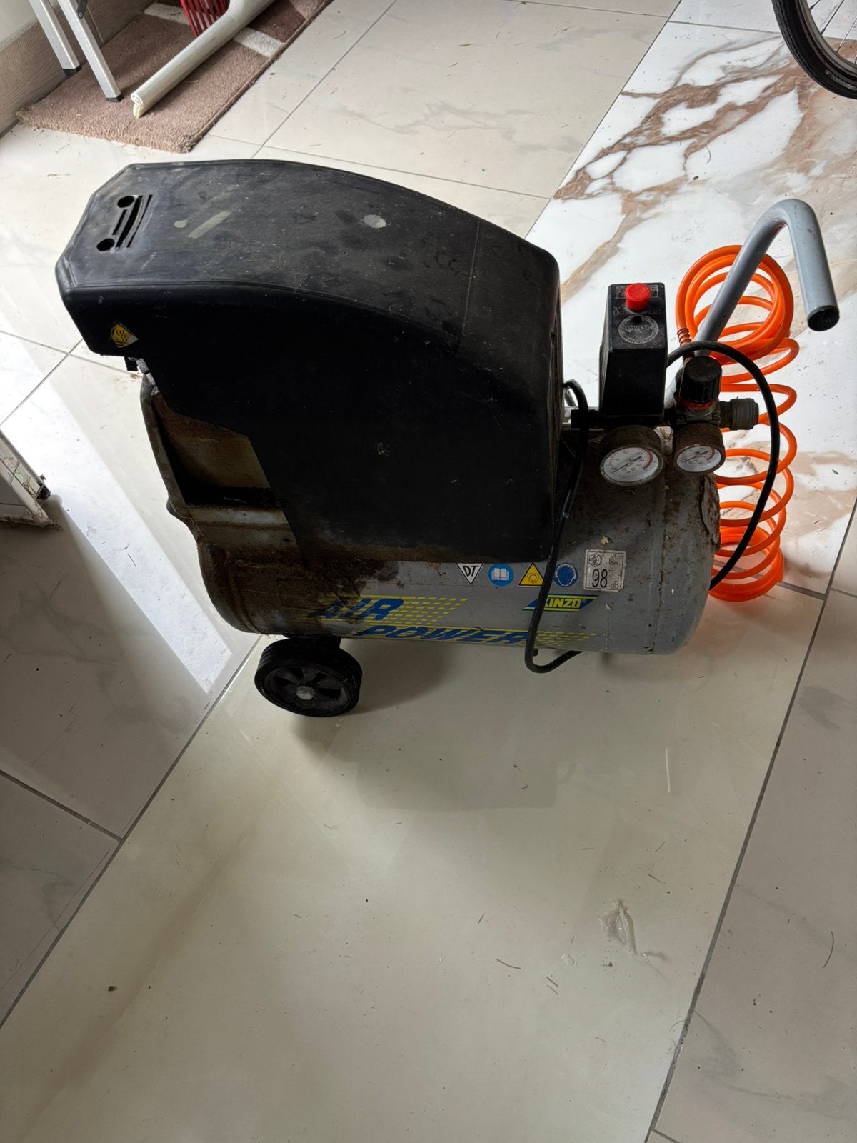 Compressor, Doe-het-zelf en Bouw, Ophalen, Zo goed als nieuw