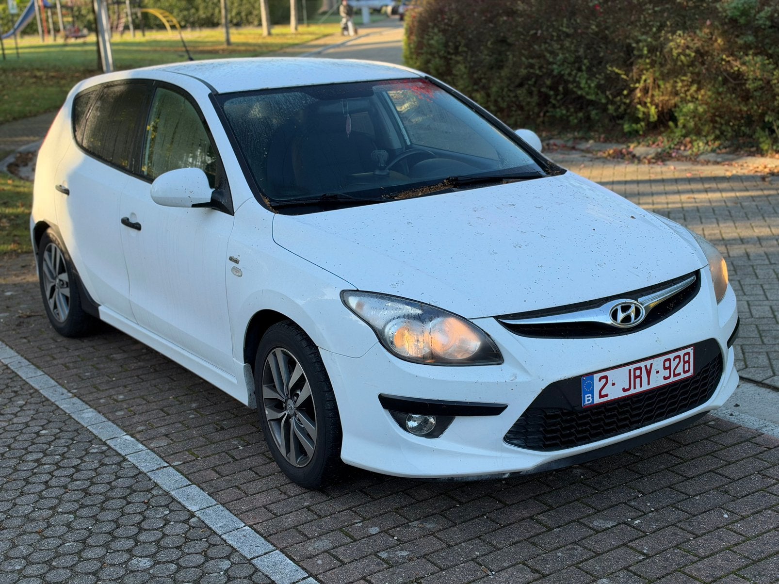 HYUNDAI I30/1.4 ESSENCE ! /JEU DE VOITURES ! /EXPORTATION !, Autos, Achat, Entretenue par le concessionnaire, Noir, 5 portes