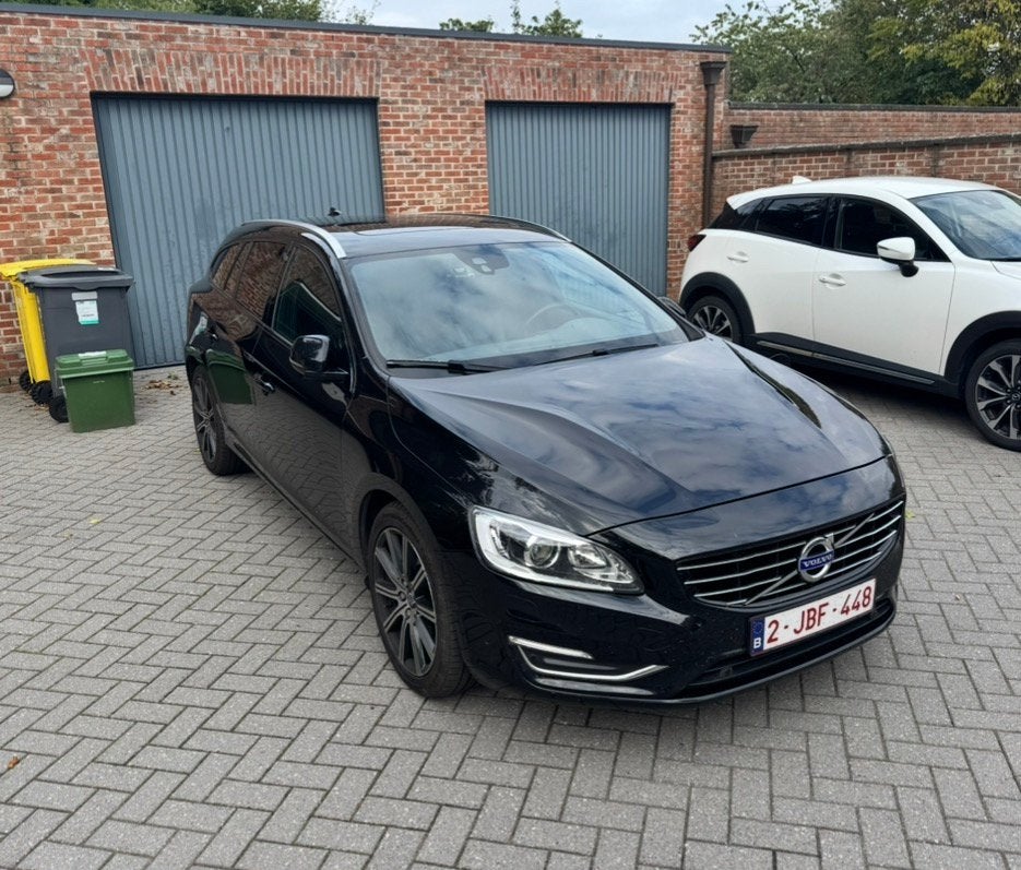 ‘17 Volvo V60 2.4 D5 TwinEngine PHEV (LEZEN SVP), Auto's, Volvo, Dealer onderhouden, 2240 kg, 48 g/km, Zwart