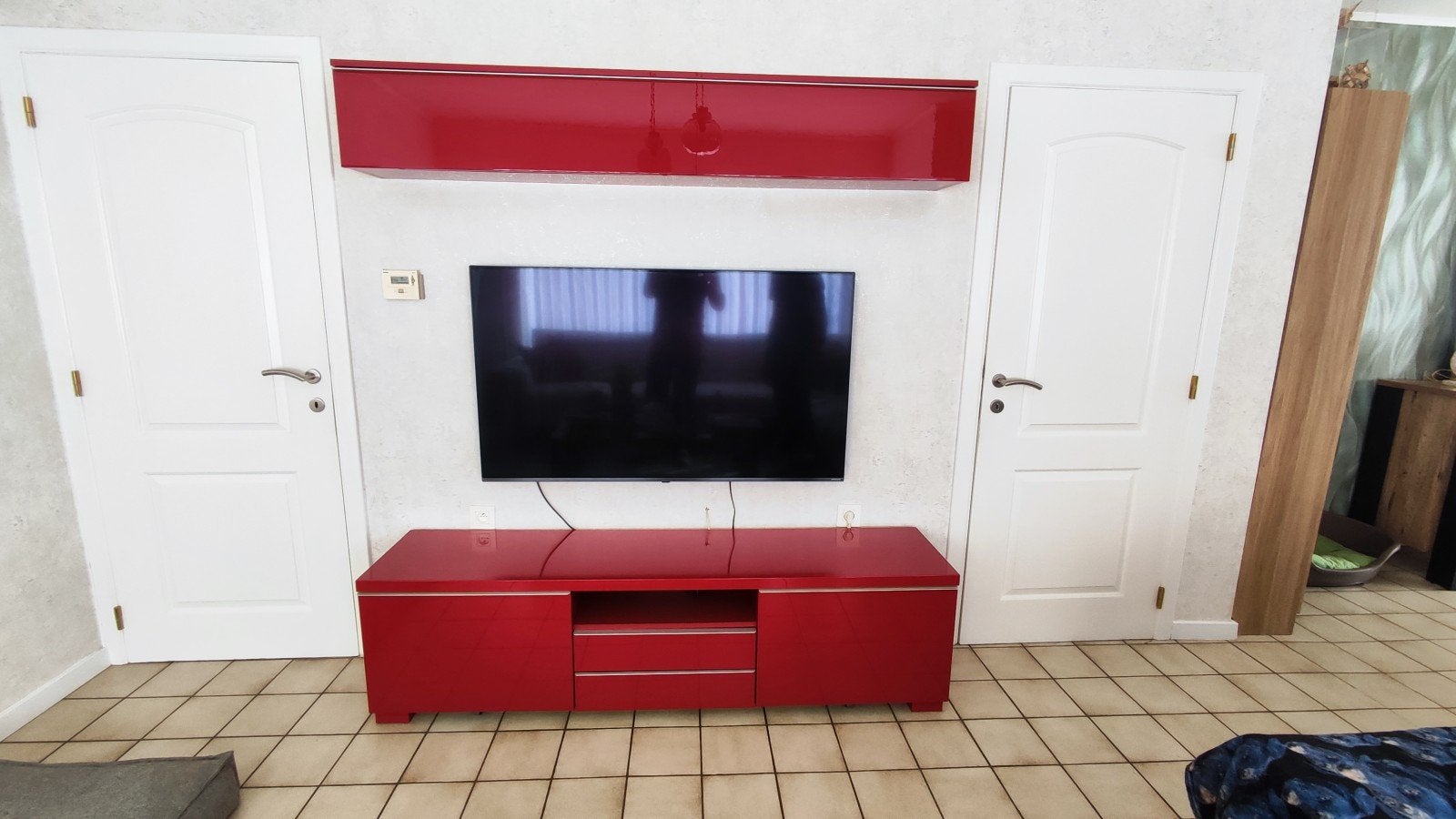 Ikea Besta Tv meubel + hangkast combo Rood, Ophalen, Gebruikt, 150 tot 200 cm, Minder dan 100 cm