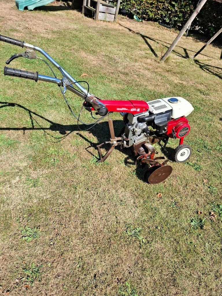 HONDA Frees F410, Doe-het-zelf en Bouw, Gereedschap | Freesmachines, Ophalen, Benzine, Tuinfrees, Honda