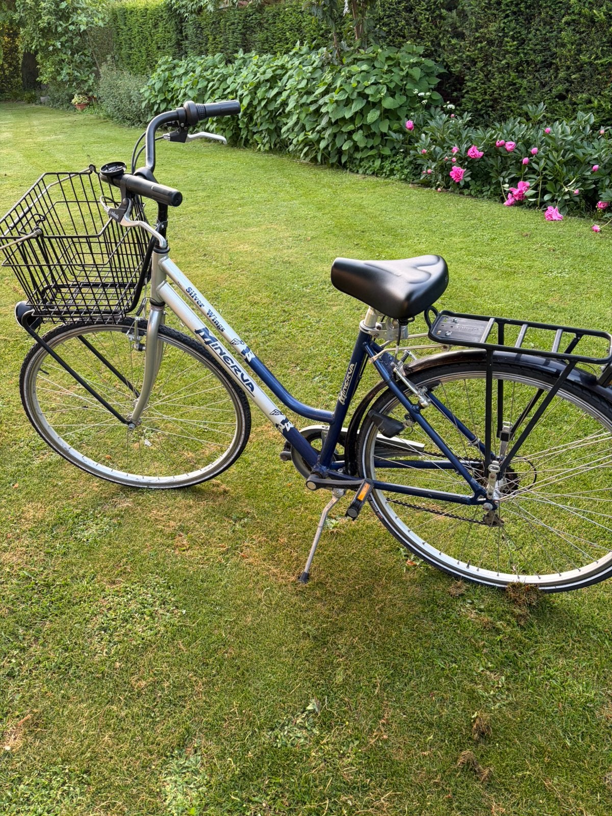 Damesfiets Minerva met mandje, Gebruikt, Velgrem, Versnellingen, Ophalen