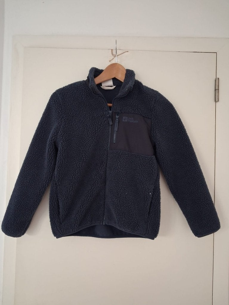 Fleece Jack Wolfskin maat 140, Ophalen, Zo goed als nieuw, Jongen of Meisje, Trui of Vest