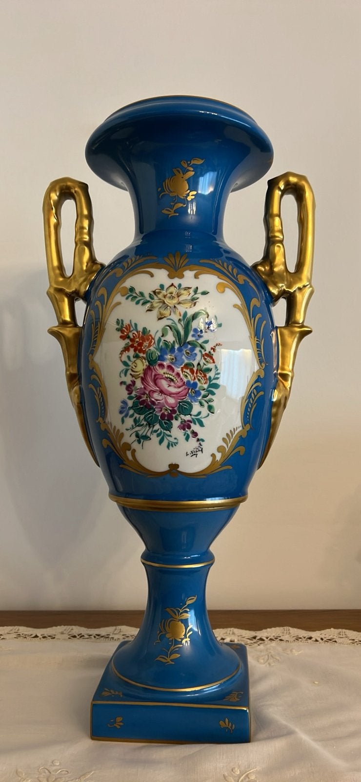 Antieke porseleinen vaas, Ophalen