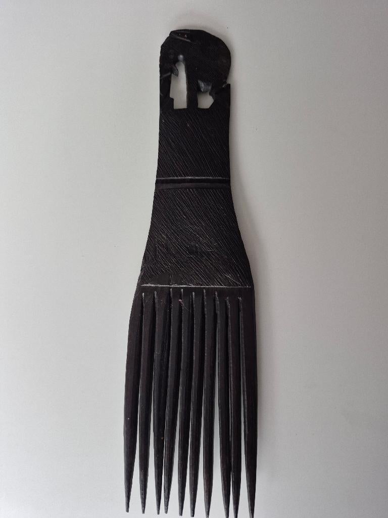 Handgesneden Afrikaanse kam, Antiek en Kunst, Ophalen, Houtsnijwerk