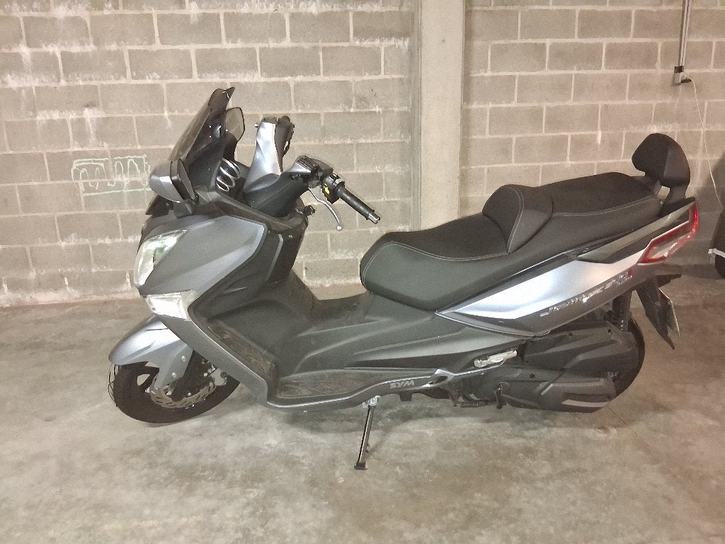 Maxiscooter Sym Joymax 300i, Ophalen, 1 cilinder, 12 t/m 35 kW