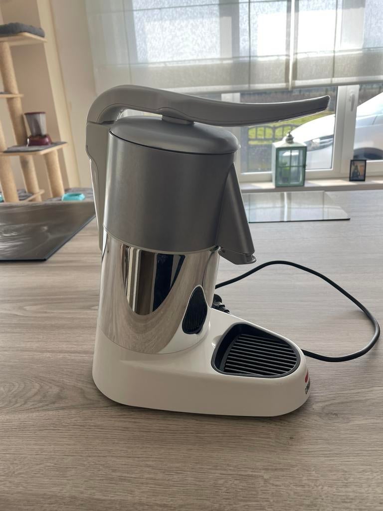 Appelsien pers, Ophalen, Zo goed als nieuw
