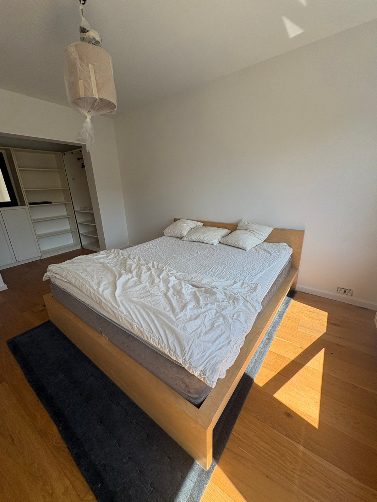 Lit Malm avec matelas et sur matelas, Ophalen, Gebruikt