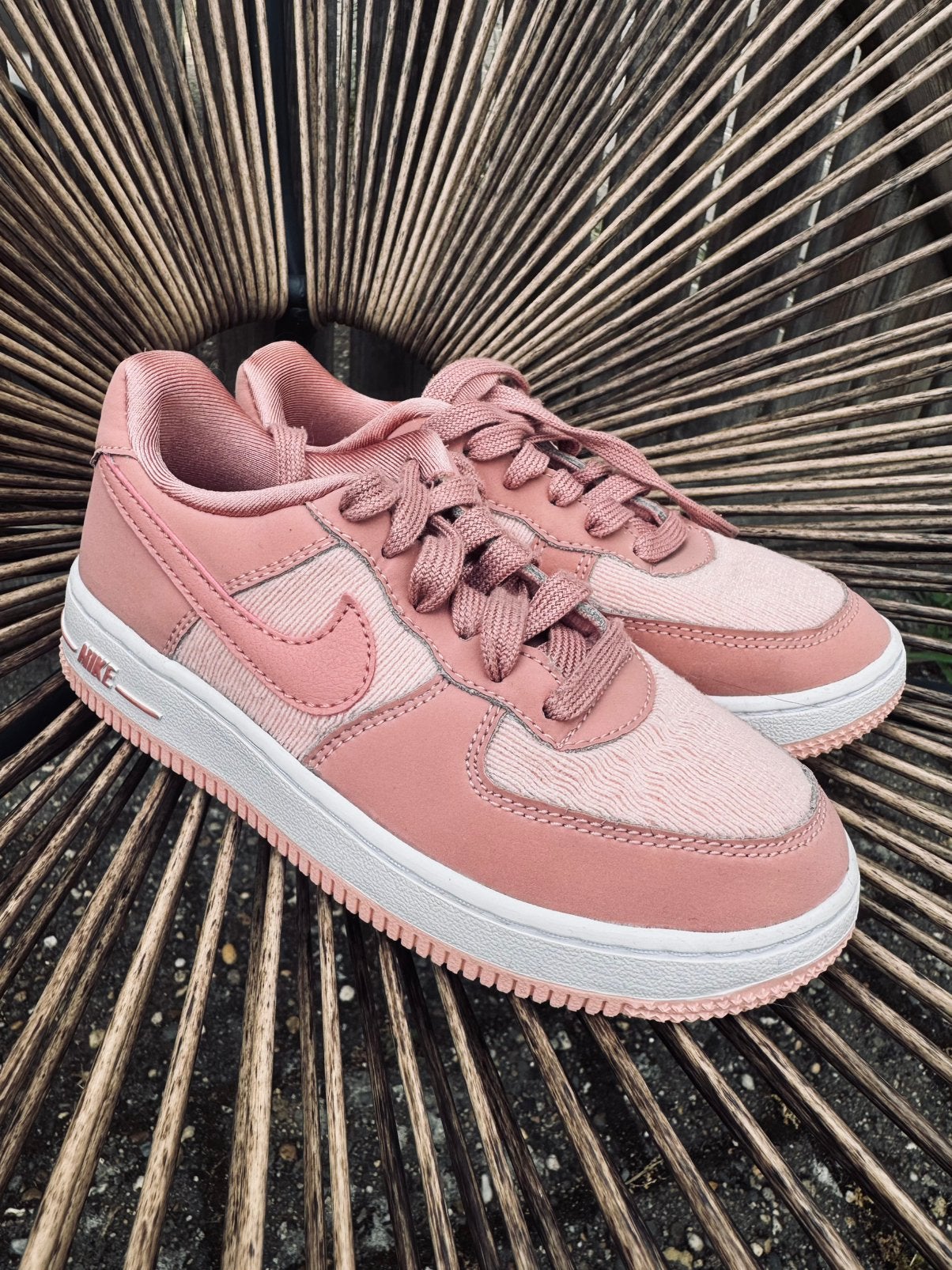 Nike Air Force schoenen (maat 29,5), Kinderen en Baby's, Meisje, Schoenen, Ophalen of Verzenden, Zo goed als nieuw