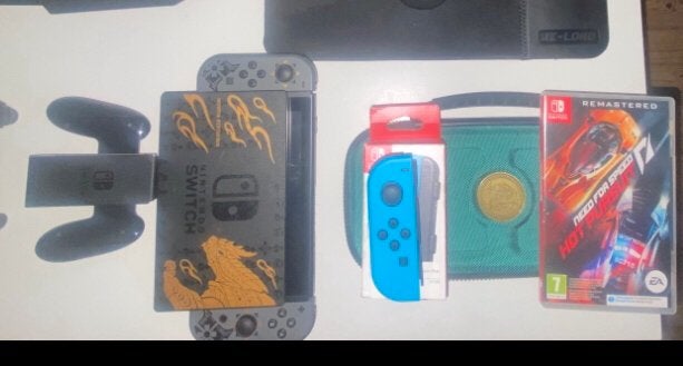 Nintendo Switch Monster Hunter Rise Edition + PS4 PRO, Enlèvement, Comme neuf