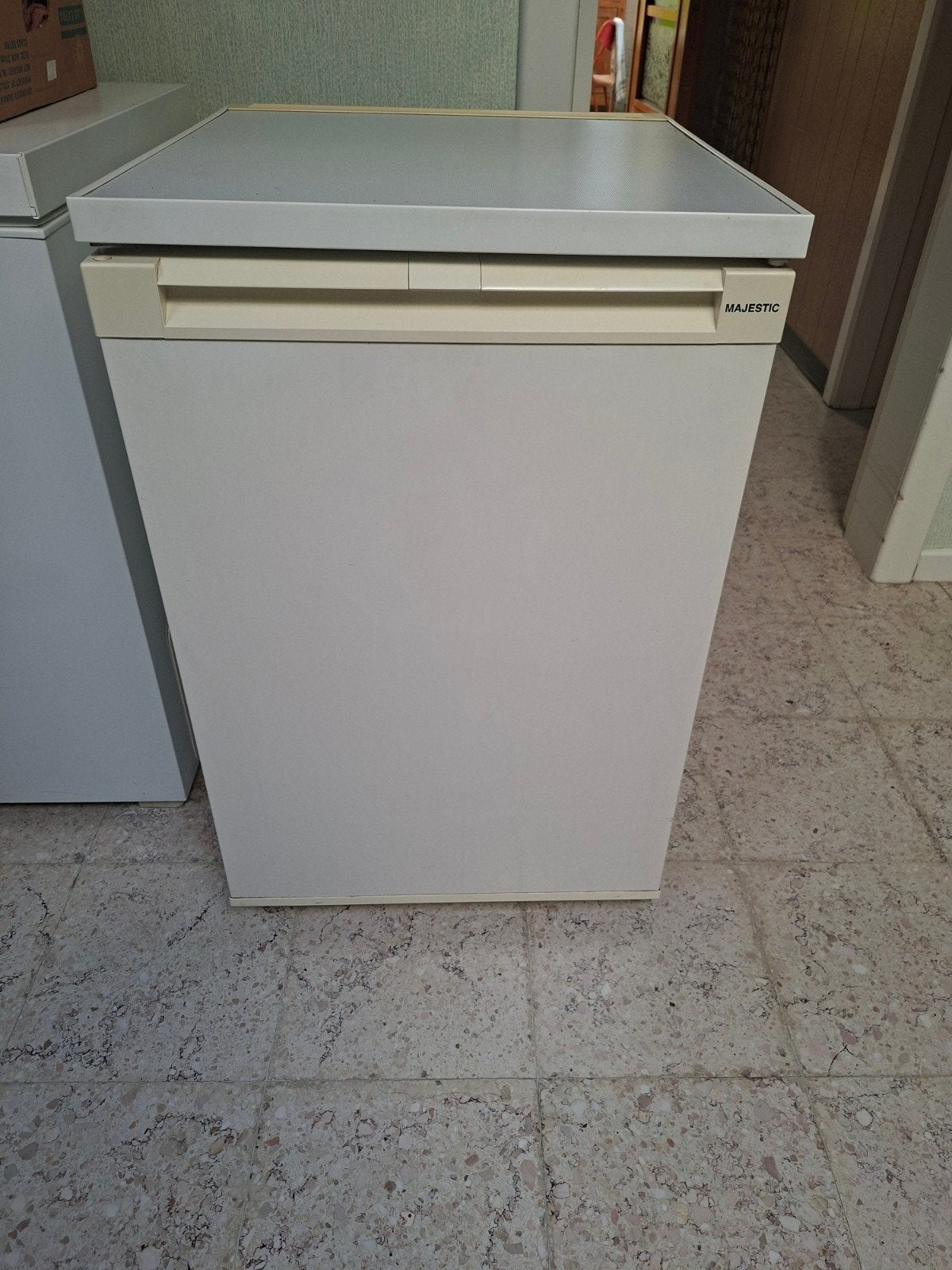 kleine tafelkoelkast volledig in orde 50 euro, Ophalen
