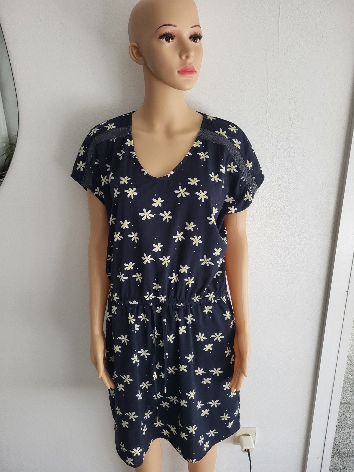 BEL&BO zomerjurk maat 40 – donkerblauw met bloemenprint – ze, Vêtements | Femmes, Robes, Taille 38/40 (M), Enlèvement ou Envoi
