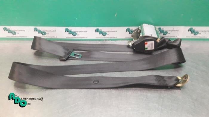 Ceinture de sécurité arrière droite d'un Audi A4 (A4 04-), -, 3 mois de garantie, Audi, Utilisé