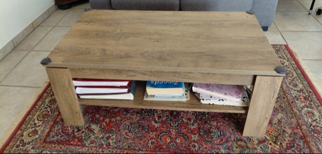 Salontafel in goede staat, 4 jaar oud
1m10 op 60 cm. hoogte, Ophalen