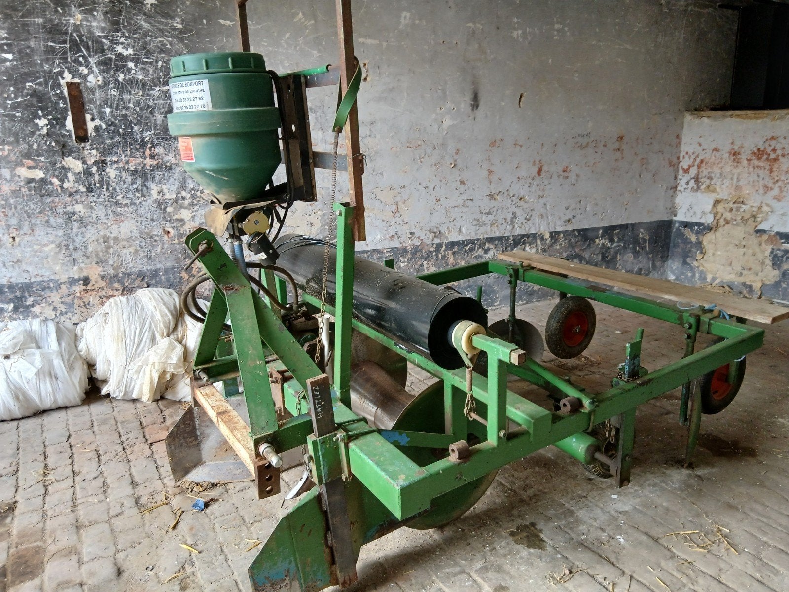 butteuse-dérouleuse avec pose de goutte-à-goutte et semoir, Articles professionnels, Enlèvement