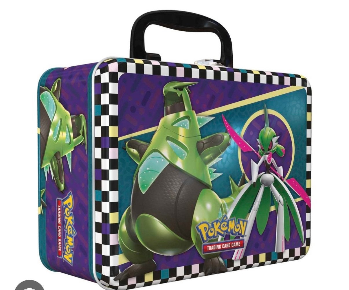 Pokémon back to school collector chest 2024, Hobby en Vrije tijd, Verzamelkaartspellen | Pokémon, Ophalen of Verzenden, Nieuw