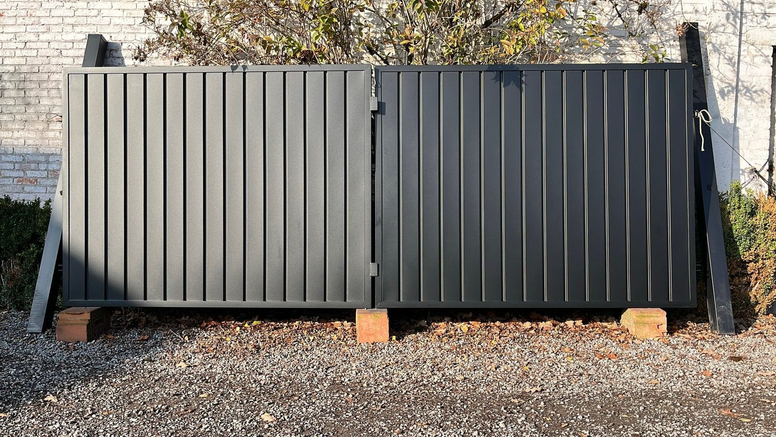 Nieuwe zwarte dichte ijzeren poort, Tuin en Terras, Nieuw, Ophalen of Verzenden, 150 tot 200 cm, IJzer