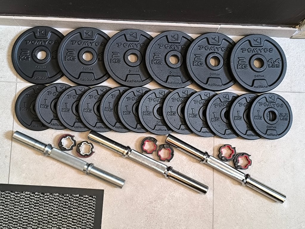 30kg Halterset van Domyos (28mm) in perfecte staat., Sport en Fitness, Fitnessmaterialen, Ophalen, Zo goed als nieuw, Benen, Halterset