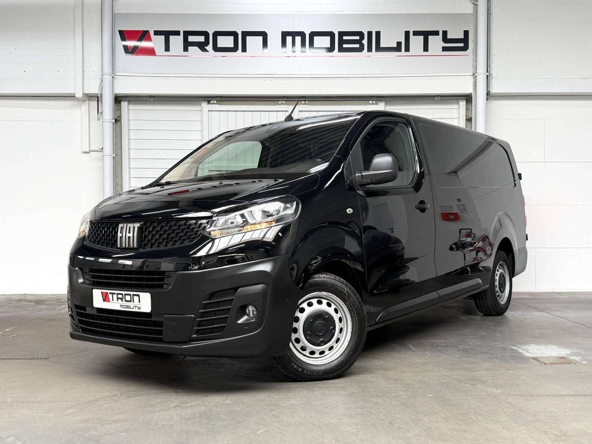 Fiat Scudo 2.0 Automaat L3H1 CAMERA*DAB*CARPLAY*ACC*BLIS*PDC, Auto's, Stof, Zwart, Bedrijf, 5 deurs