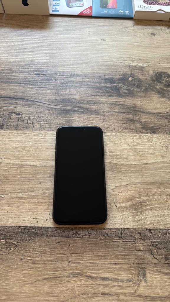 Iphone XR 64 GB/ Hoesjes / Beschermglaasjes, Télécoms, Téléphonie mobile | Apple iPhone, 80 %, IPhone XR, Comme neuf, Enlèvement