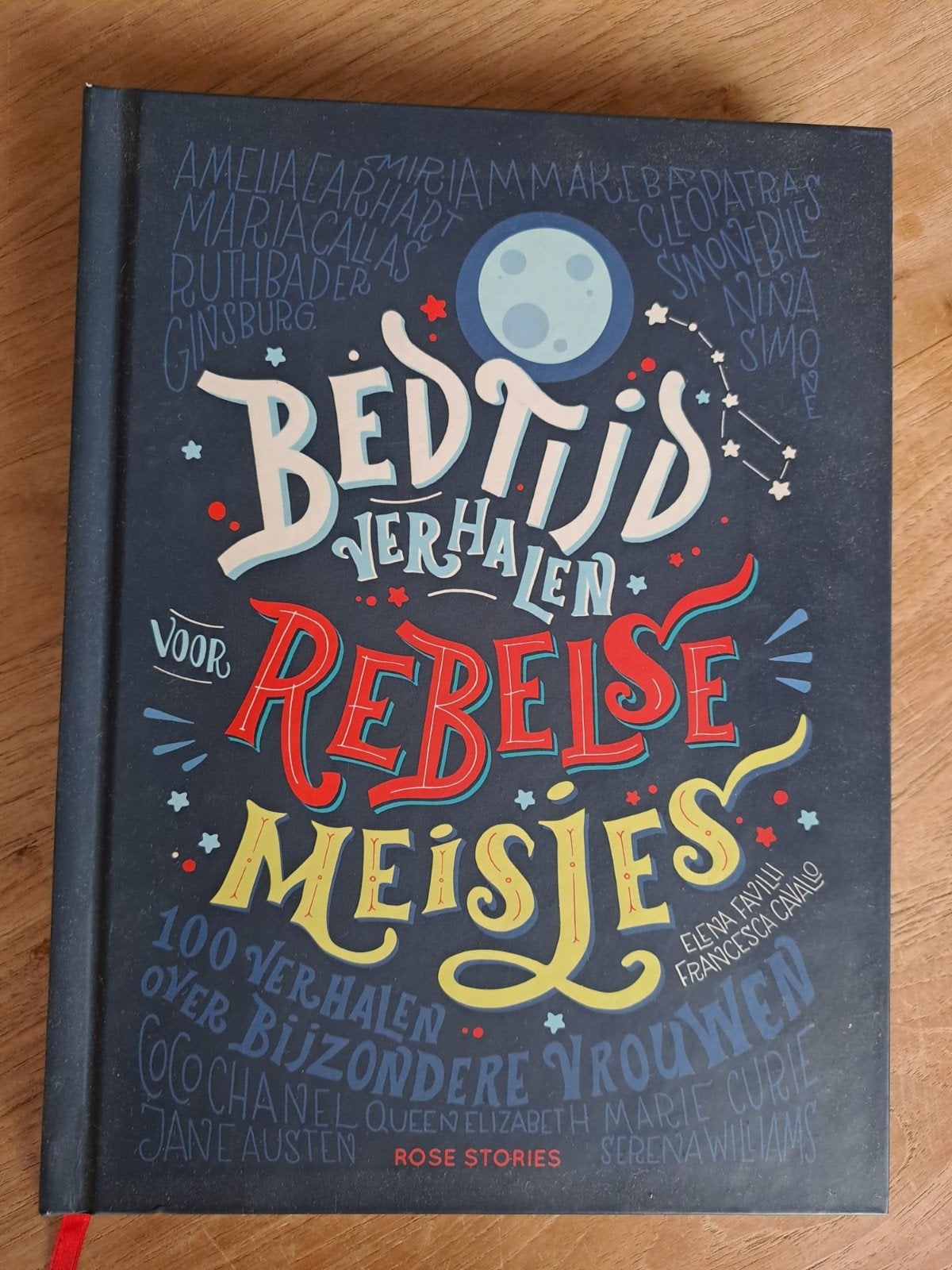 Francesca Cavallo - Bedtijdverhalen voor rebelse meisjes, Enlèvement ou Envoi, Francesca Cavallo; Elena Favilli, Contes (de fées)