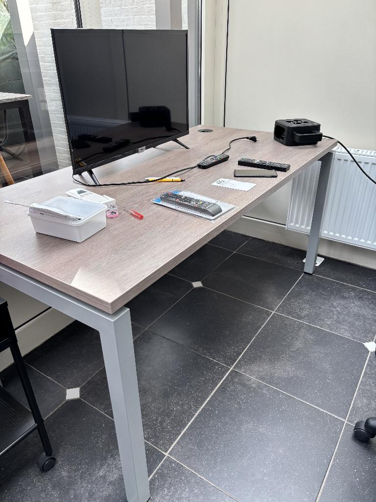 bureautafel, Ophalen, 160 cm, Hout, Zo goed als nieuw