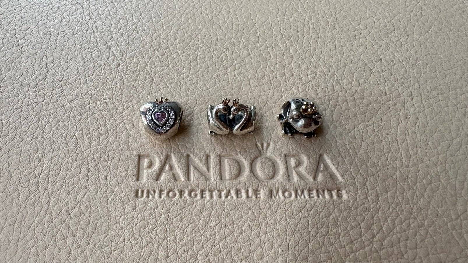 Pandora met 14kt goud, Bijoux, Sacs & Beauté, Bracelets à breloques, Neuf, Enlèvement ou Envoi, Pandora, Avec strass