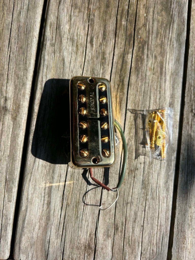 TV Jones Classic + Gold bridge, Enlèvement ou Envoi, Comme neuf, Guitare basse électrique