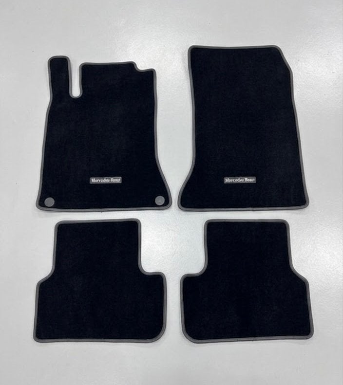 Tapis voiture mercedes, Enlèvement, Comme neuf