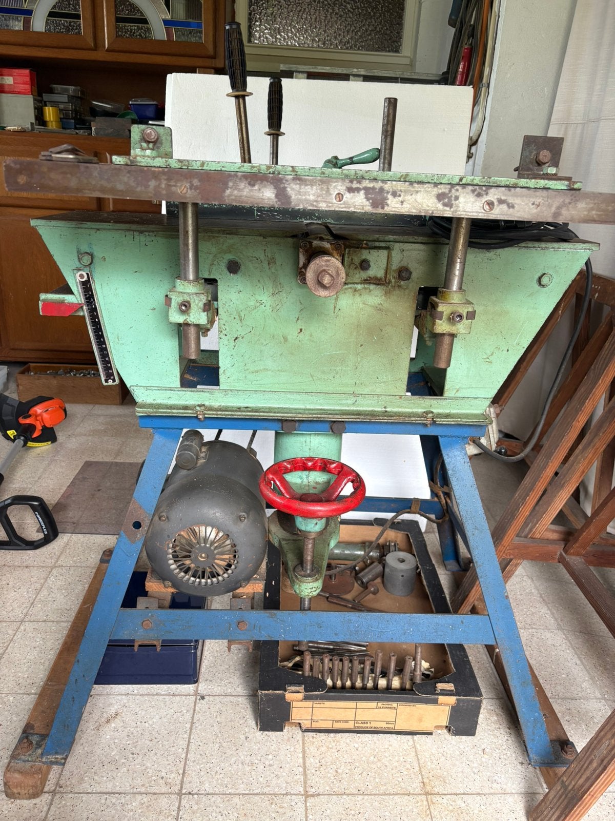 Combine Mecanils R200 houtbewerkingmachine, Enlèvement