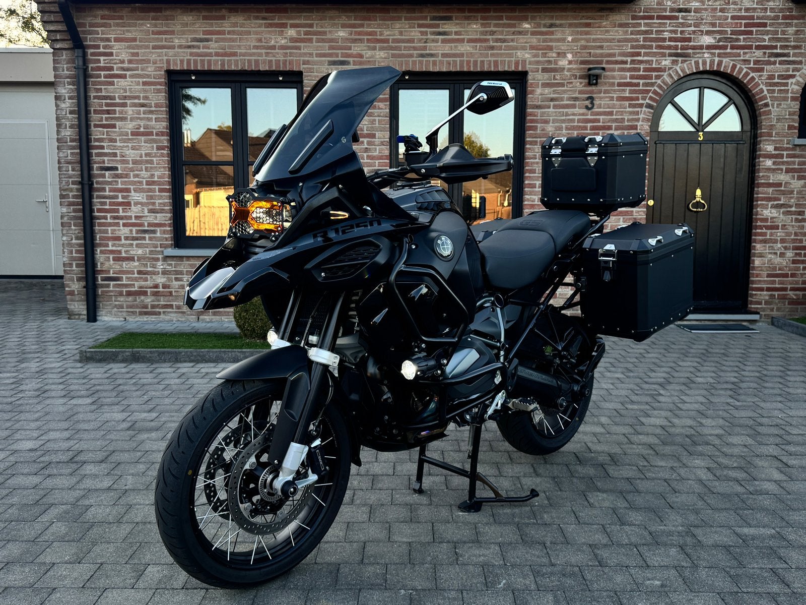 BMW R1250 GS Adventure Triple Black | Full Option | Carplay, Motoren, Motoren | BMW, 2 cilinders, 1254 cc, Nieuw, Motorrijbewijs A