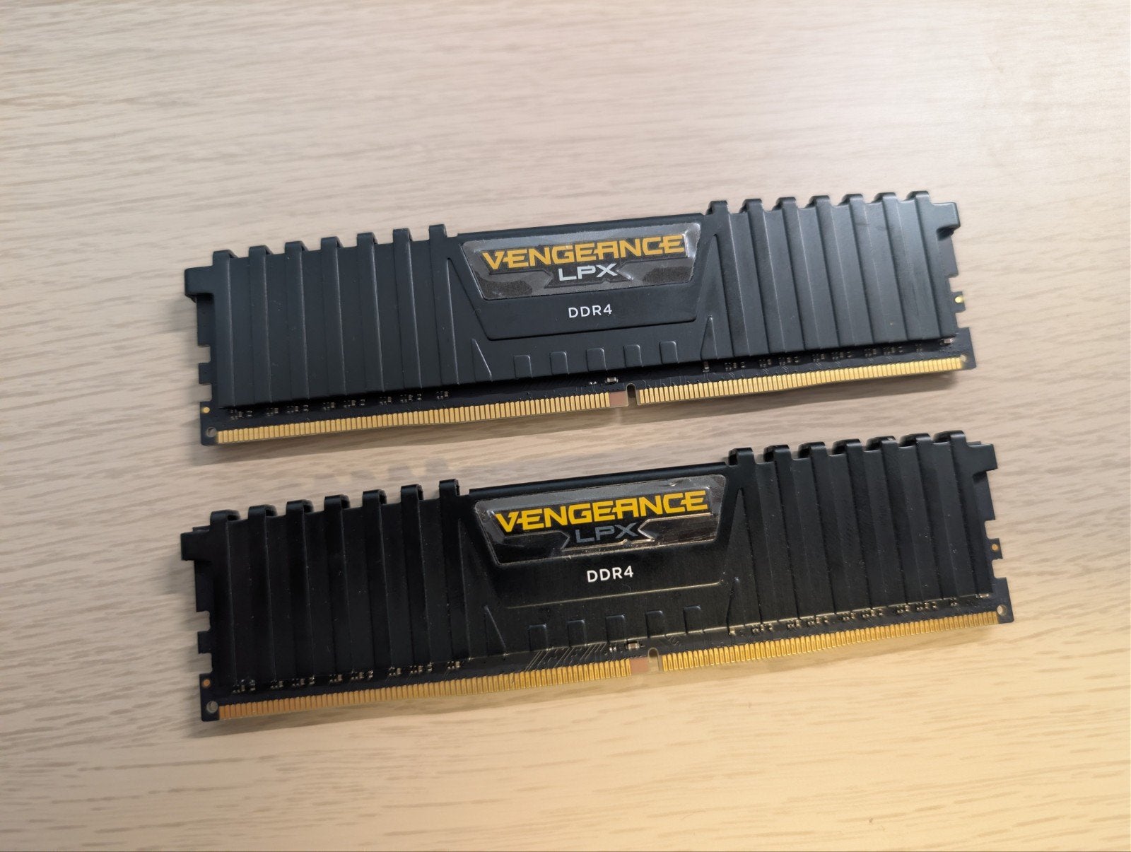 Corsair Vengeance 16Gb (2 x 8gb) DDR4 RAM 2400MHz, Computers en Software, Gebruikt, DDR4, Ophalen of Verzenden, Desktop
