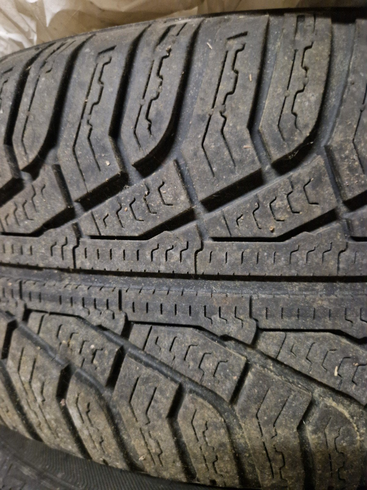 4 pneus uniroyal 205/55 R16 H MS plus 77, Enlèvement