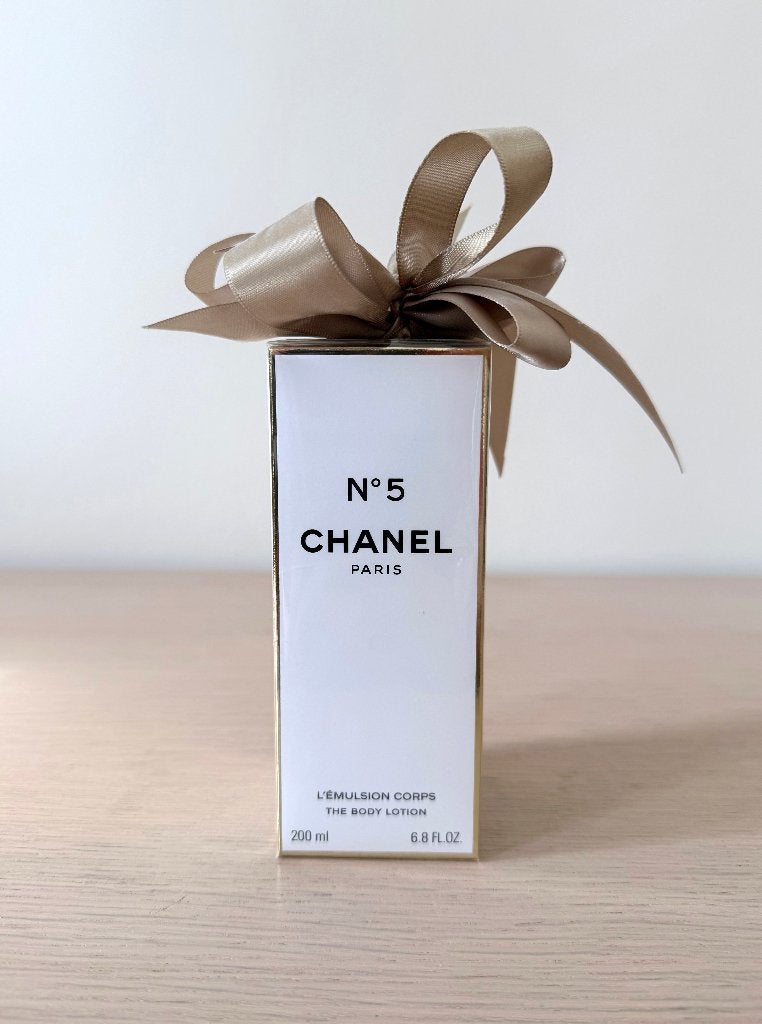 Chanel N 5 / The Body Lotion 200 ml / NIEUW in verpakking, Ophalen of Verzenden, Nieuw, Bodylotion, Crème of Olie