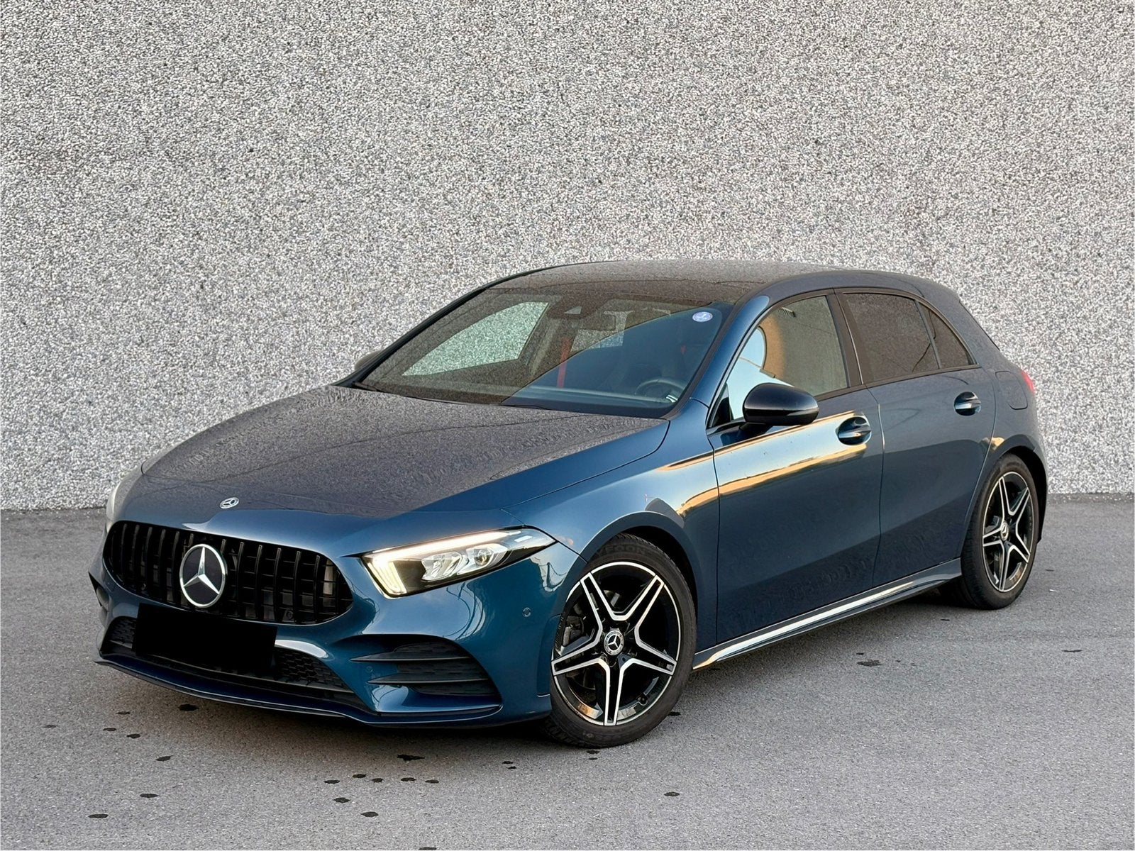 Mercedes-Benz  |  A200 AMG-line  |  2020  |  90.000km  |, Autos, Mercedes-Benz, Classe A, Achat, Alcantara, Air conditionné