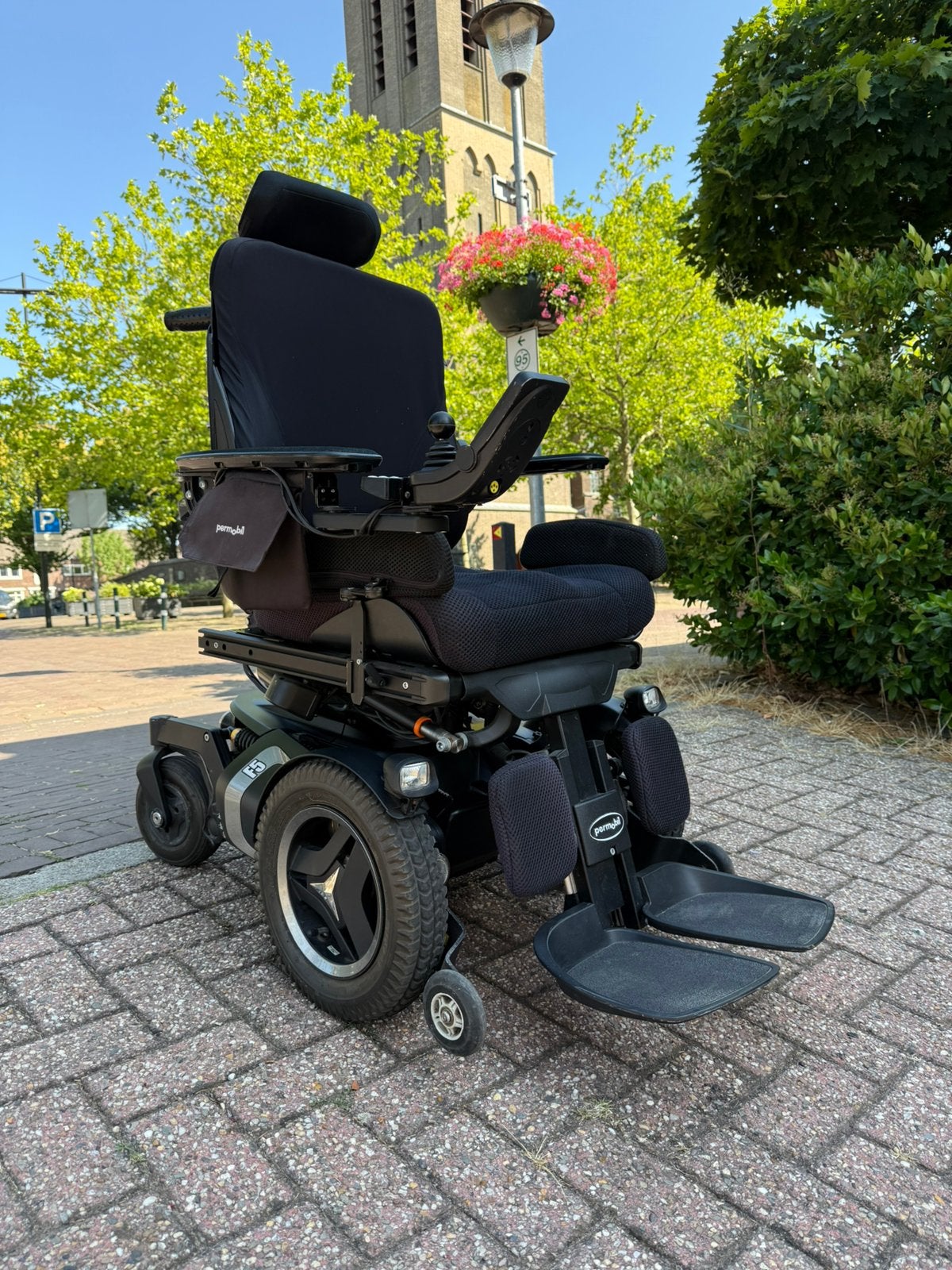Fauteuil roulant électrique Permobil F5 Corpus 12/h..., Divers, Chaises roulantes, Enlèvement ou Envoi, Comme neuf, Fauteuil roulant électrique