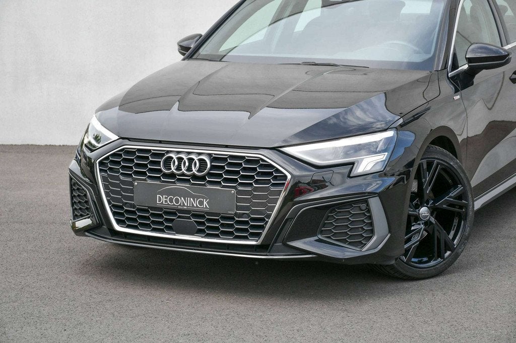 Audi A3 A3 Sportback 35 TFSI *S-LINE*LED*SPORTSEATS*CARPLAY*, Auto's, Audi, Stof, 4 cilinders, Zwart, Bedrijf