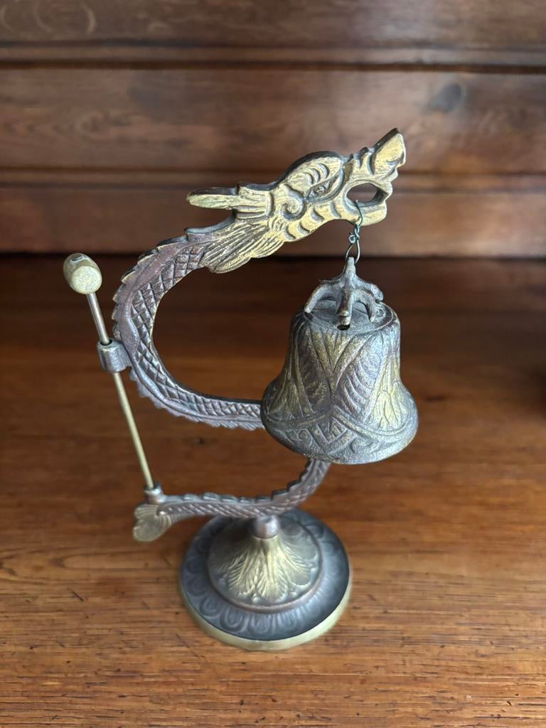 Antieke dinanderie tafelbel draak messing Dinant België, Antiek en Kunst, Ophalen, Brons