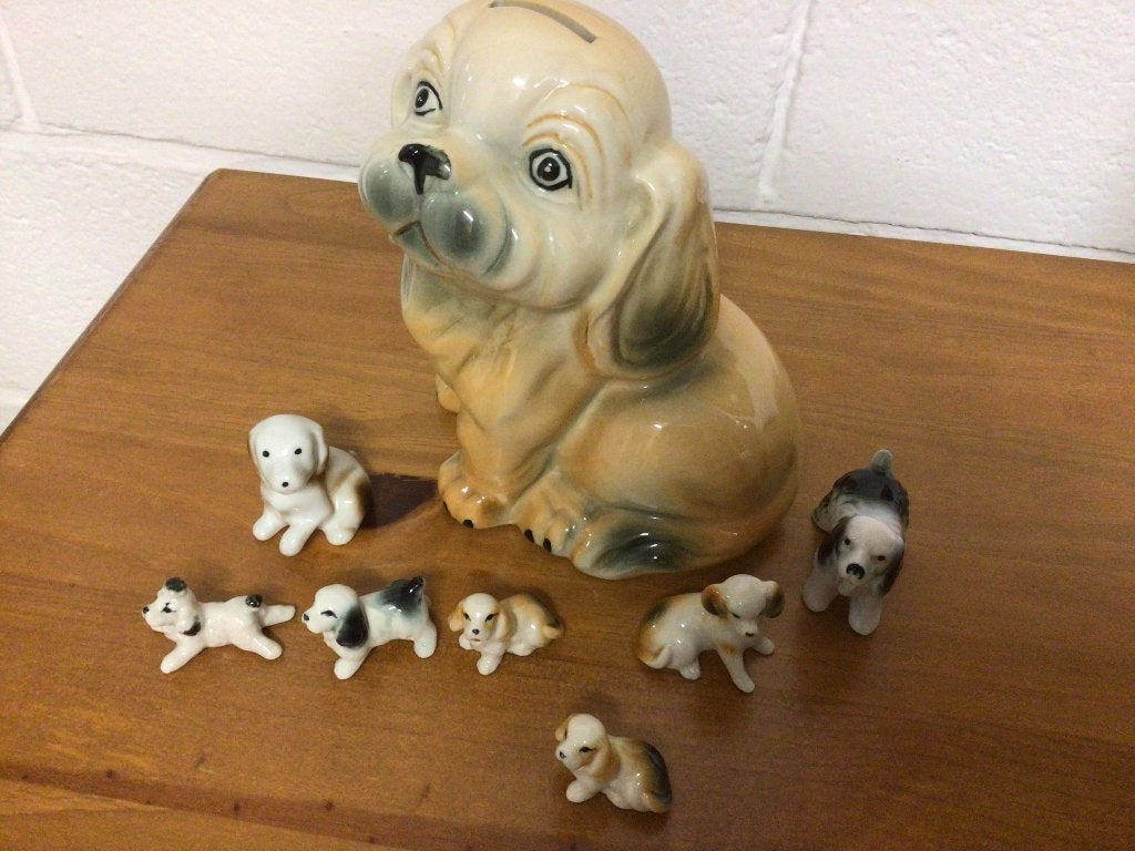 Chien tirelire vintage + 7 petits chiens, Enlèvement, Comme neuf, Chien ou Chat