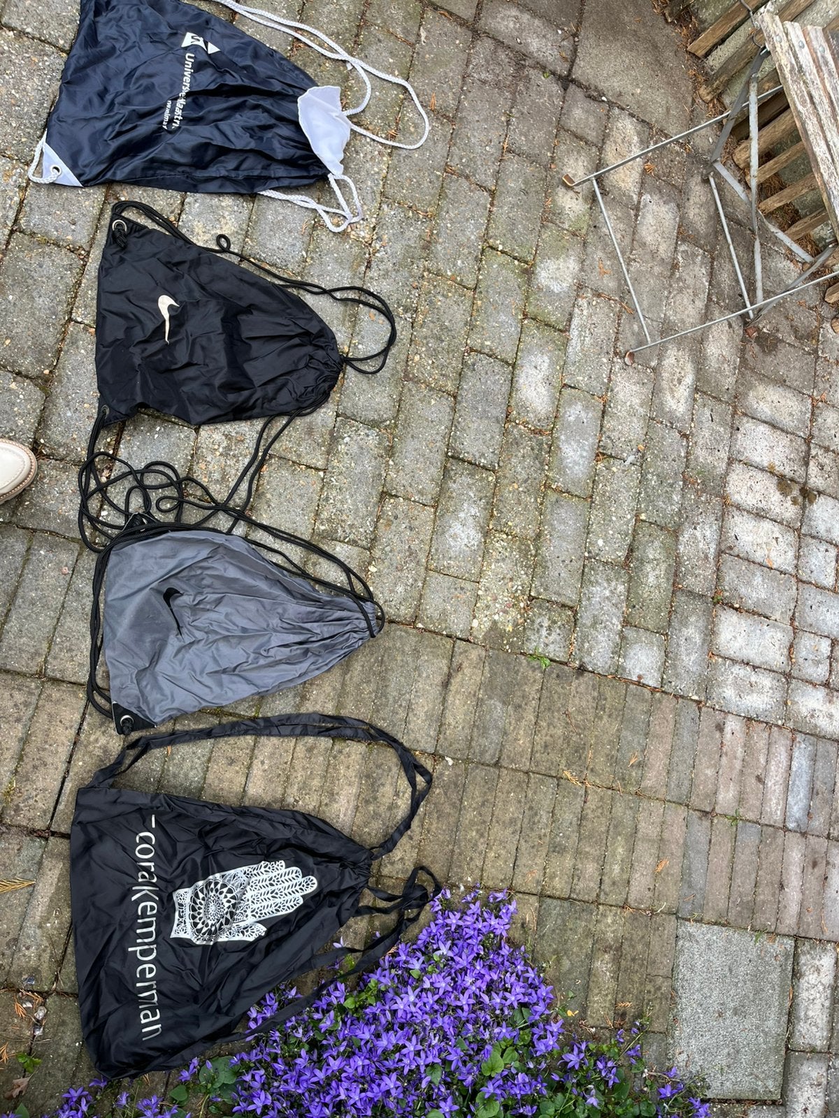 4 nylon rugzakjes, Enlèvement