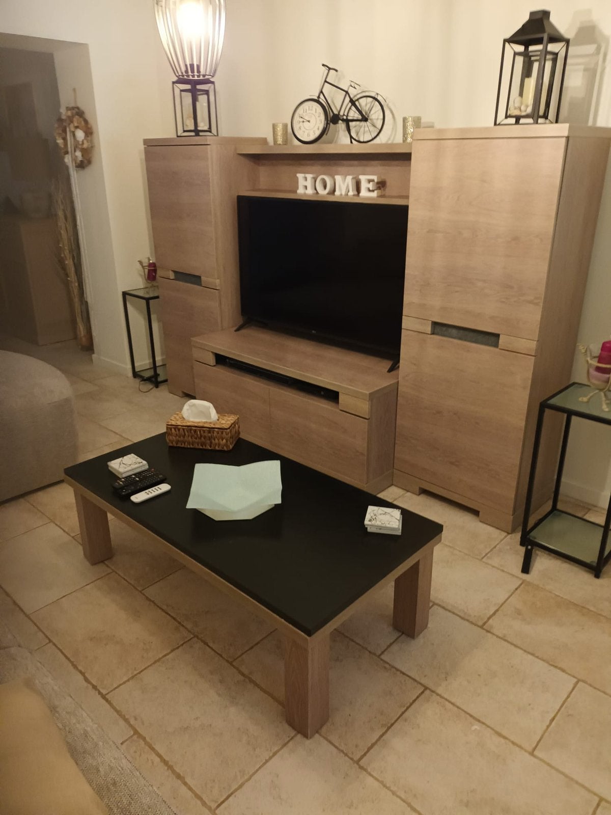 Tv-meubel met 2 vitrinekasten + salontafel–Zeer nette staat, Huis en Inrichting, Complete inboedels, Ophalen