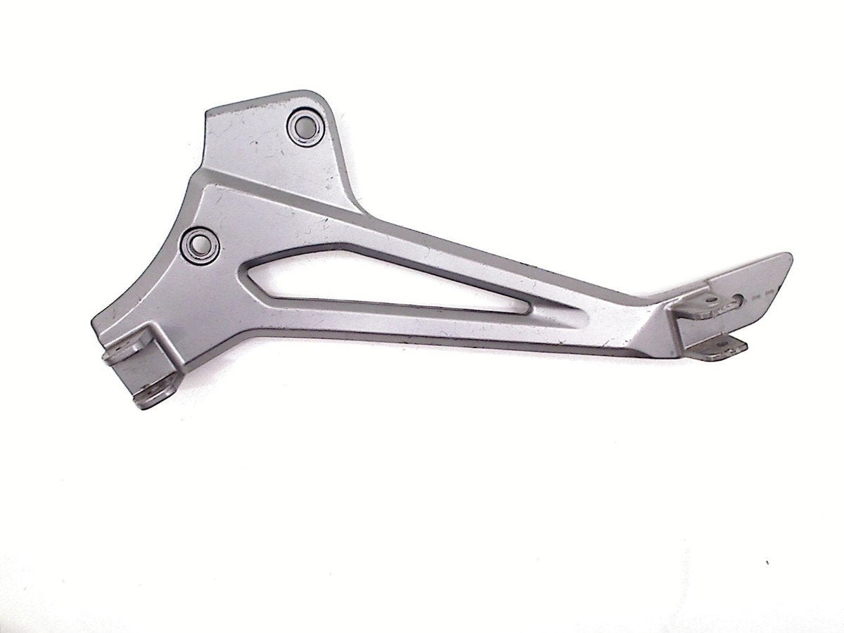 REPOSE PIEDS AVANT GAUCHE ER-5 2001-2005 (ER5 ER500C-D), Dhr. S. di Majo, Utilisé, Info@cama-motorparts.nl, P.J. Troelstraweg 8 8
3144 CX  MAASSLUIS, NL