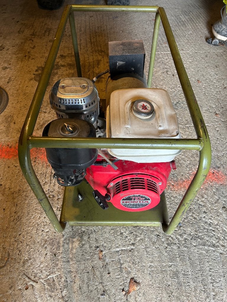 Groupe électrogène triphasé Honda 7,5 kVA, Enlèvement, Utilisé, 5 à 10 kVA, Essence