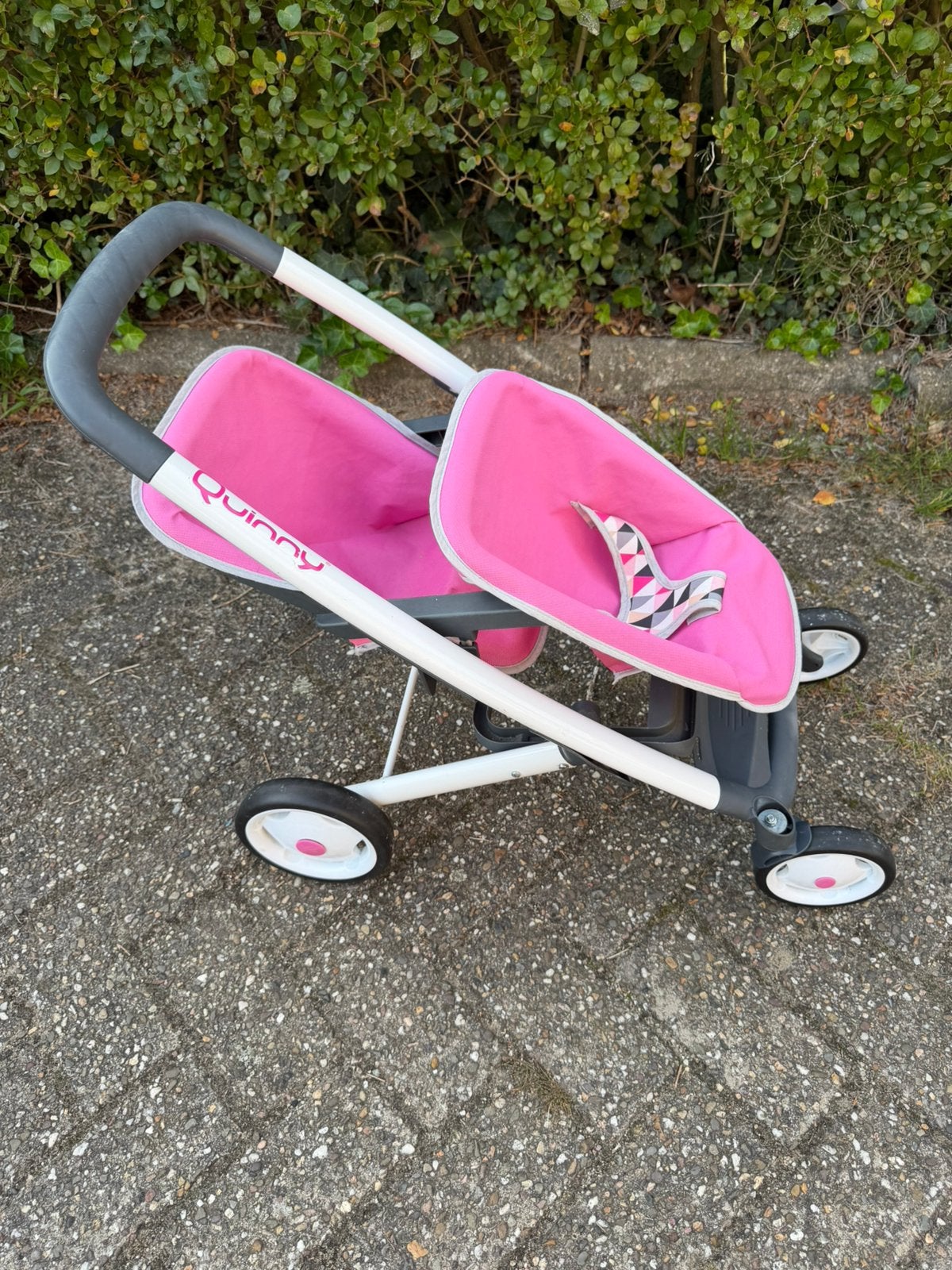 Quinny roze poppenwagen / tweelingbuggy, Kinderen en Baby's, Ophalen